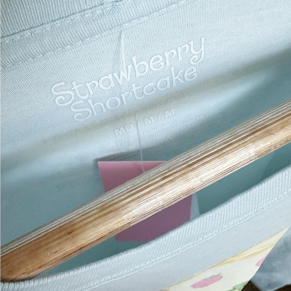 NEW Strawberry Shortcake Oversized Graphic Tee - Picture 4 of 6